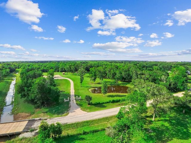 33622 Pecan Hill Drive, Brookshire, TX 77423