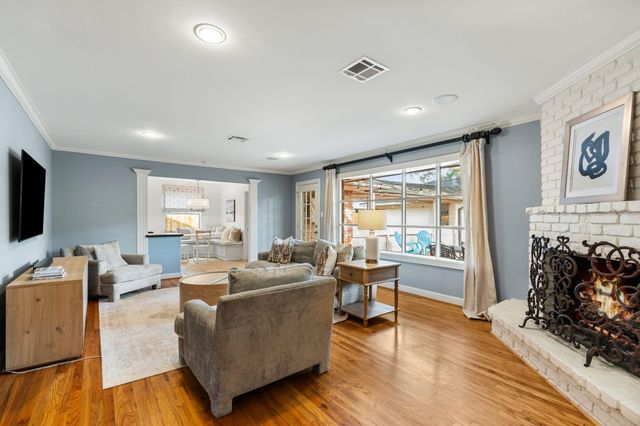 5350 Dumfries Drive, Houston, TX 77096