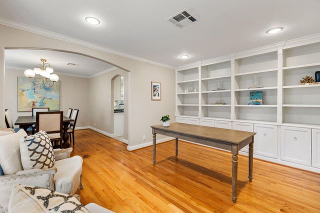 5350 Dumfries Drive, Houston, TX 77096