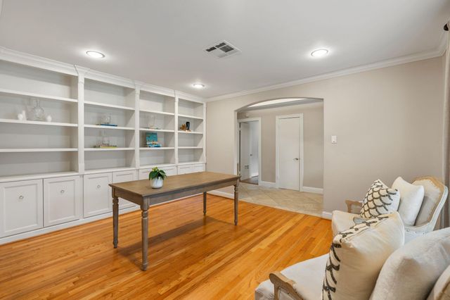 5350 Dumfries Drive, Houston, TX 77096