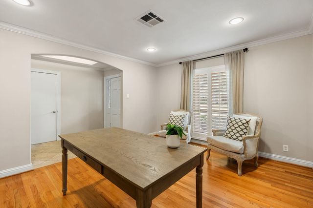 5350 Dumfries Drive, Houston, TX 77096