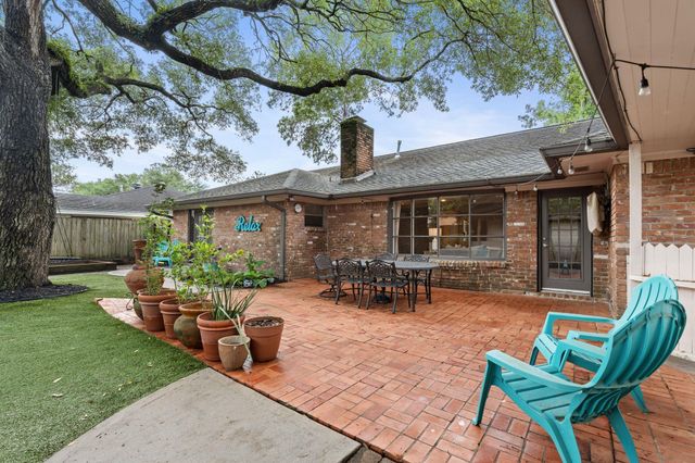 5350 Dumfries Drive, Houston, TX 77096