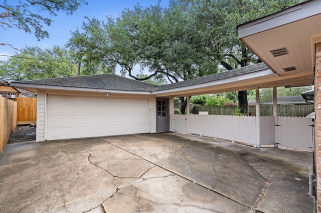 5350 Dumfries Drive, Houston, TX 77096