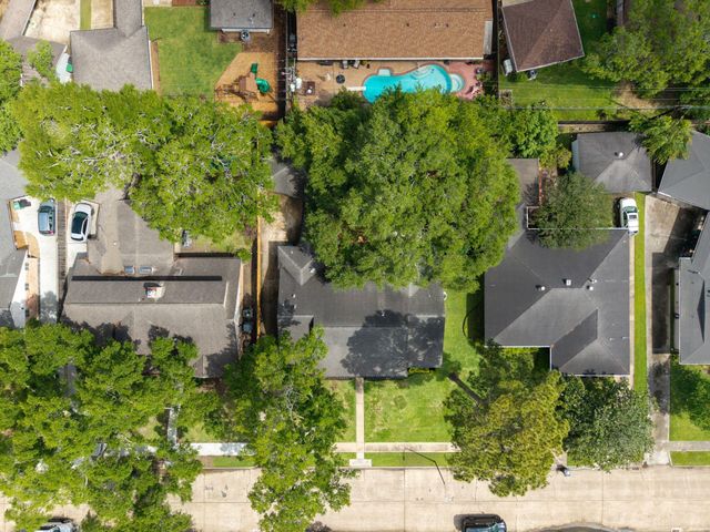 5350 Dumfries Drive, Houston, TX 77096