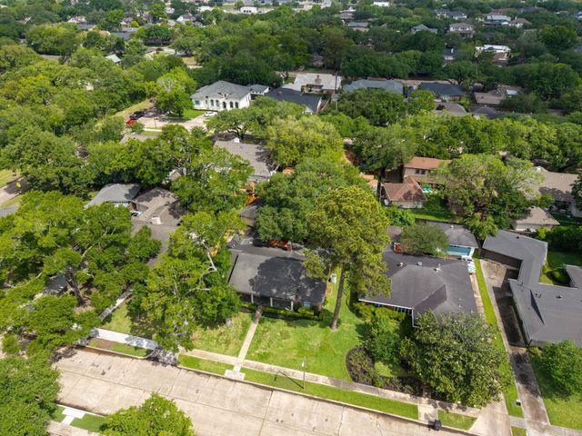 5350 Dumfries Drive, Houston, TX 77096