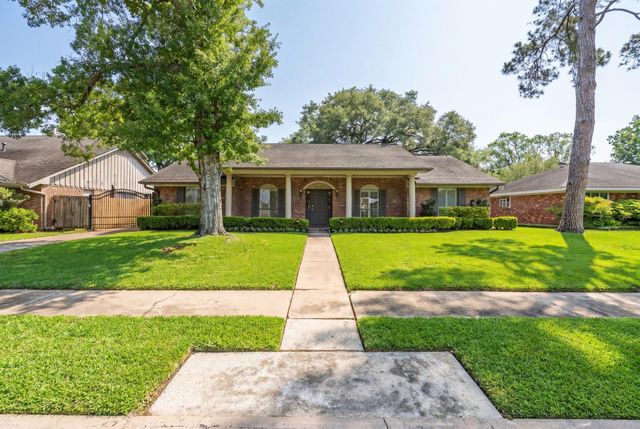 5350 Dumfries Drive, Houston, TX 77096