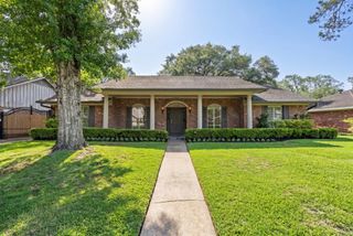 5350 Dumfries Drive, Houston, TX 77096