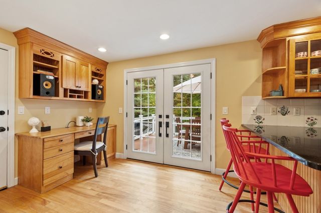 71 Bristers Hill Rd, Concord, MA 01742