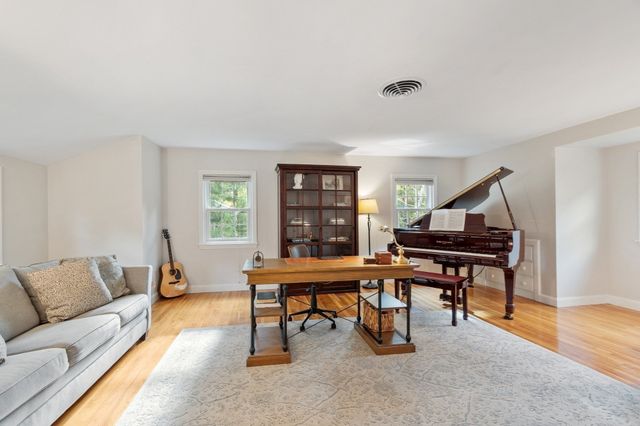 71 Bristers Hill Rd, Concord, MA 01742