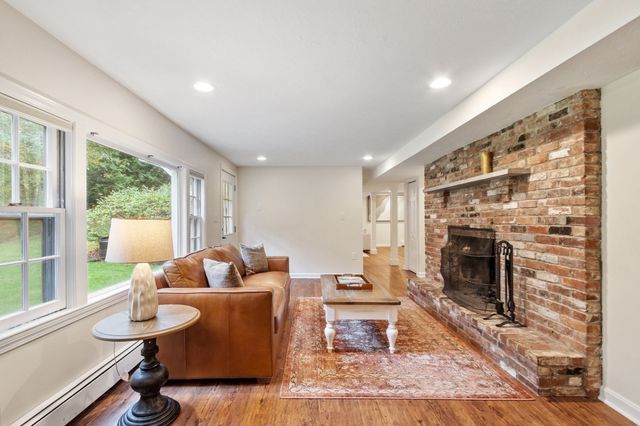 71 Bristers Hill Rd, Concord, MA 01742
