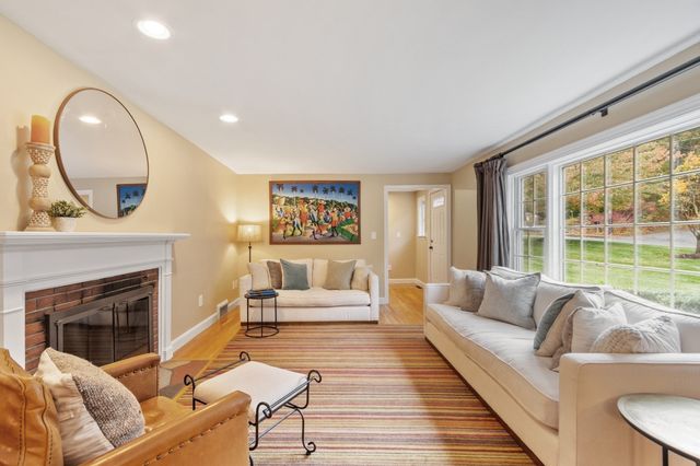 71 Bristers Hill Rd, Concord, MA 01742