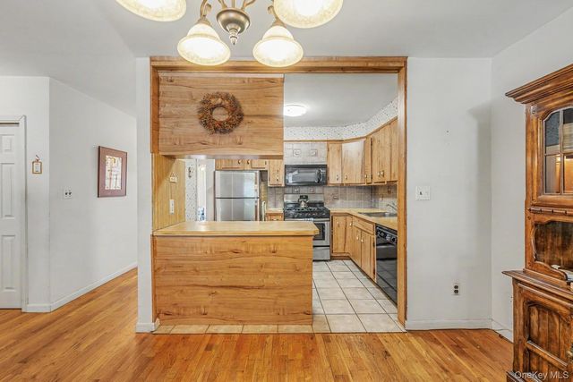 4703 30th Avenue, Astoria, NY 11103