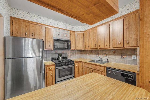4703 30th Avenue, Astoria, NY 11103