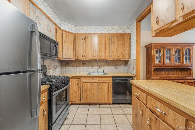 4703 30th Avenue, Astoria, NY 11103