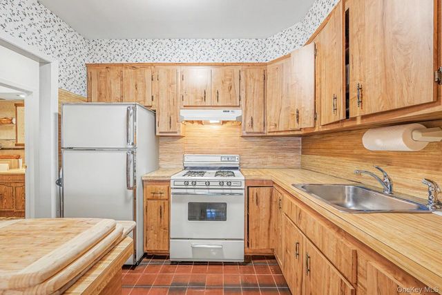 4703 30th Avenue, Astoria, NY 11103