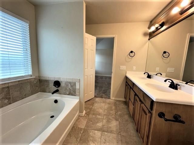 916 Ringwood Street, Norman, OK 73069