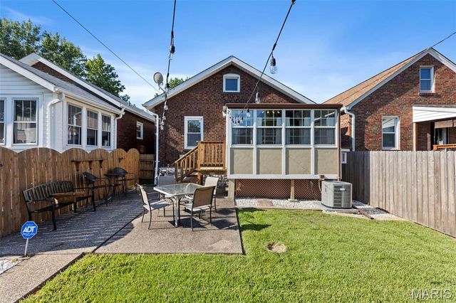 5511 Nottingham Avenue, St Louis, MO 63109