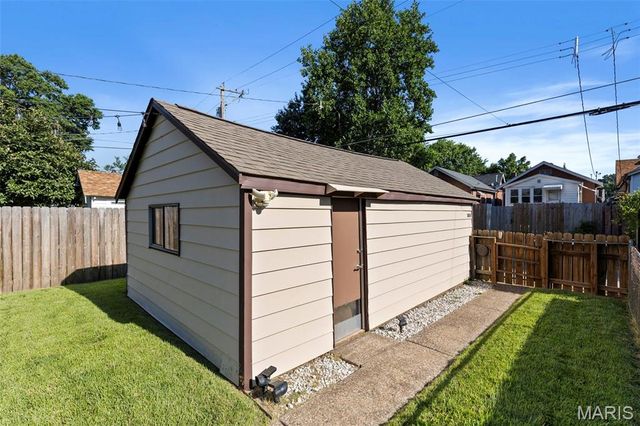 5511 Nottingham Avenue, St Louis, MO 63109