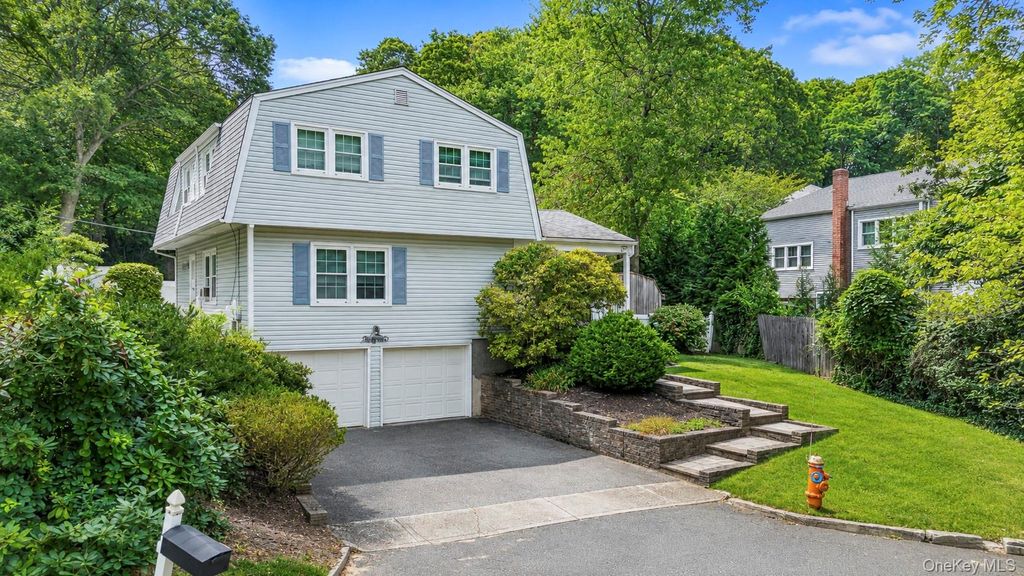 35 Sanford Street, Huntington Station, NY 11746 — exterior