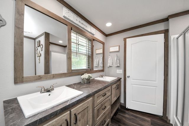 131 Kiowa Court, Rosharon, TX 77583