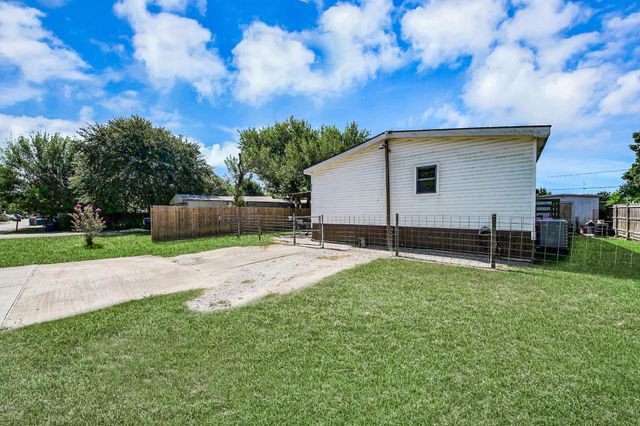 131 Kiowa Court, Rosharon, TX 77583