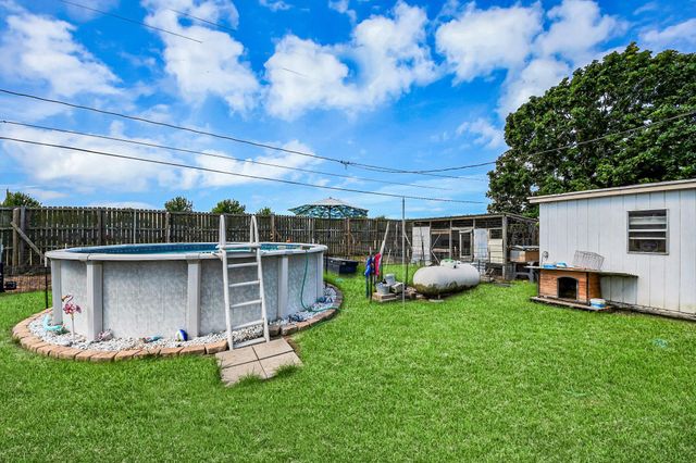 131 Kiowa Court, Rosharon, TX 77583