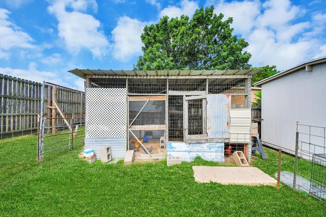 131 Kiowa Court, Rosharon, TX 77583
