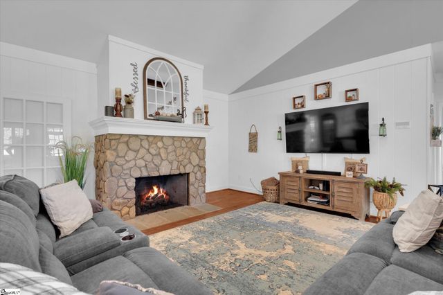 104 Ponderosa Drive, Taylors, SC 29687