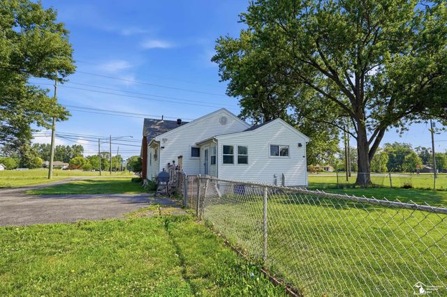 2870 Carleton Rockwood Road, Carleton, MI 48117