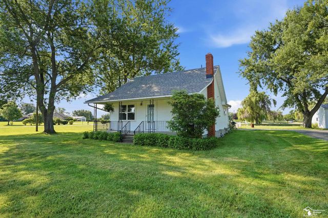 2870 Carleton Rockwood Road, Carleton, MI 48117
