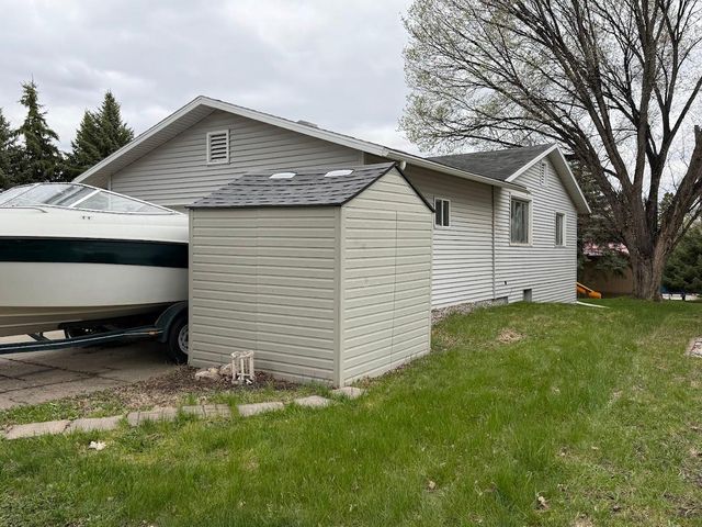 102 21st Avenue N, Fargo, ND 58102