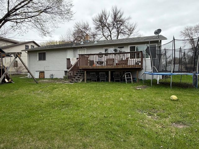 102 21st Avenue N, Fargo, ND 58102