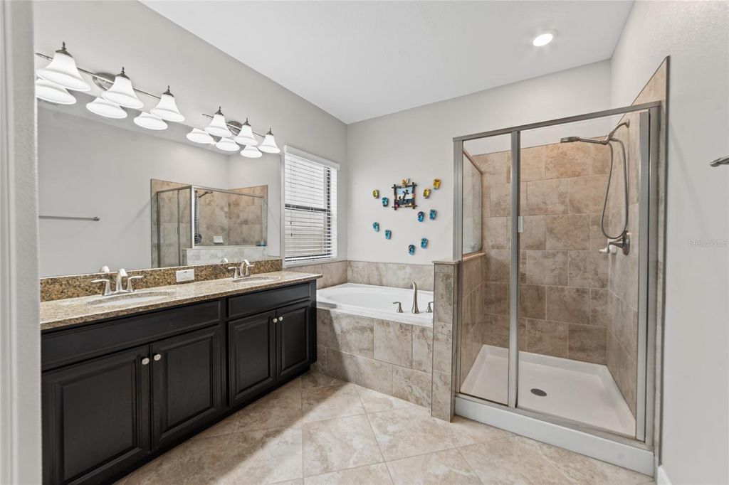 Image 14 of property listing at 9912 SMARTY JONES DRIVE, Ruskin, FL 33573