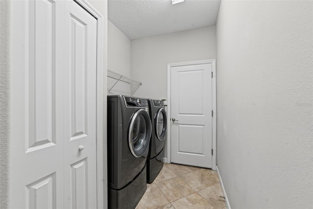 Image 22 of property listing at 9912 SMARTY JONES DRIVE, Ruskin, FL 33573