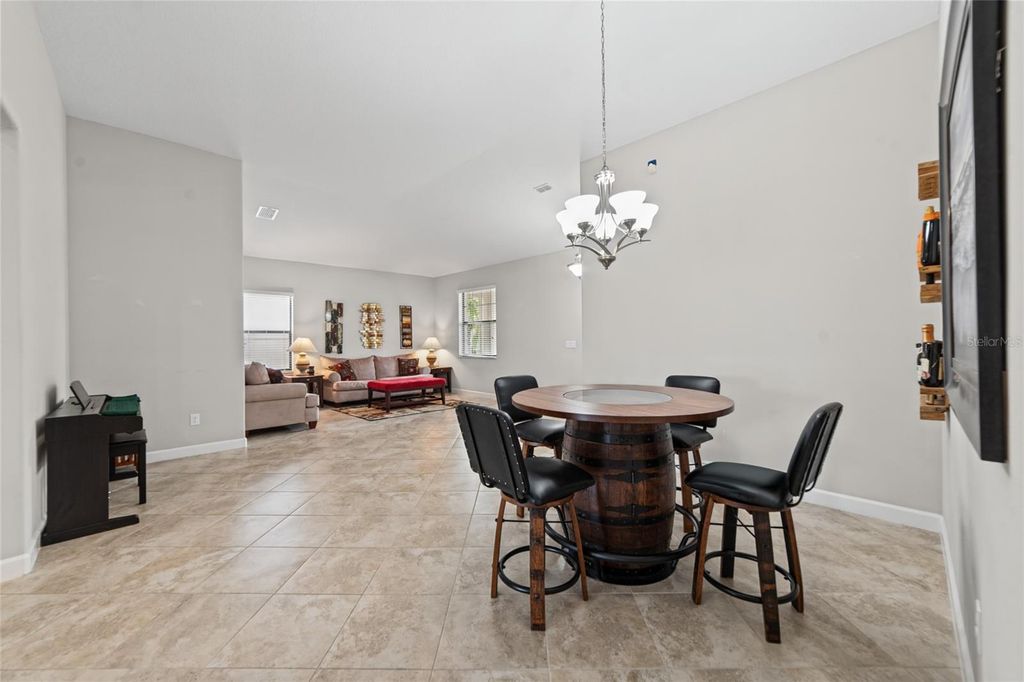 Image 4 of property listing at 9912 SMARTY JONES DRIVE, Ruskin, FL 33573