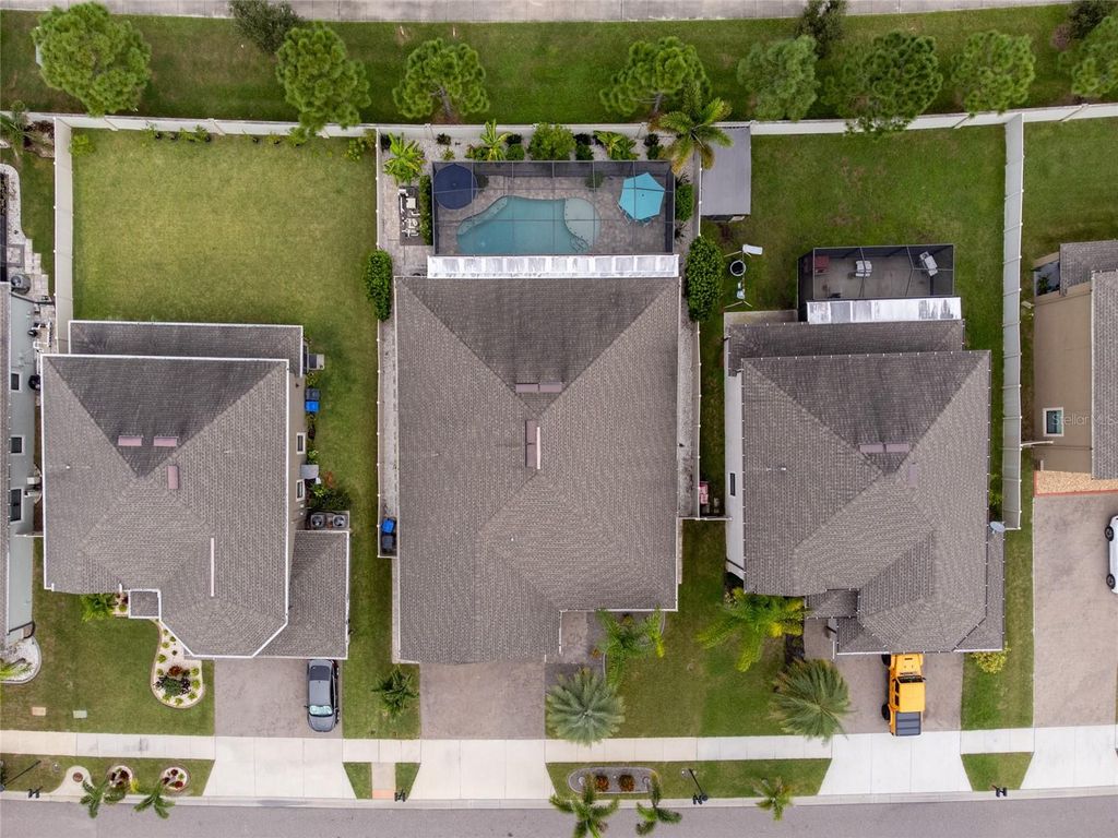 Image 34 of property listing at 9912 SMARTY JONES DRIVE, Ruskin, FL 33573