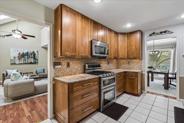 2309 HICKORY PATH DR, Cordova, TN 38016