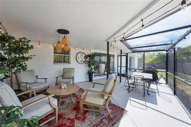 1220 10th AVE N, Naples, FL 34102