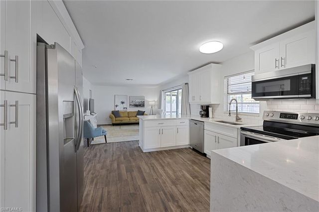 1220 10th AVE N, Naples, FL 34102