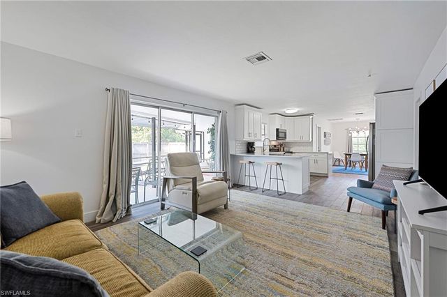 1220 10th AVE N, Naples, FL 34102