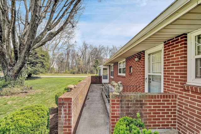 607 Lou Ann ST, Salem, VA 24153