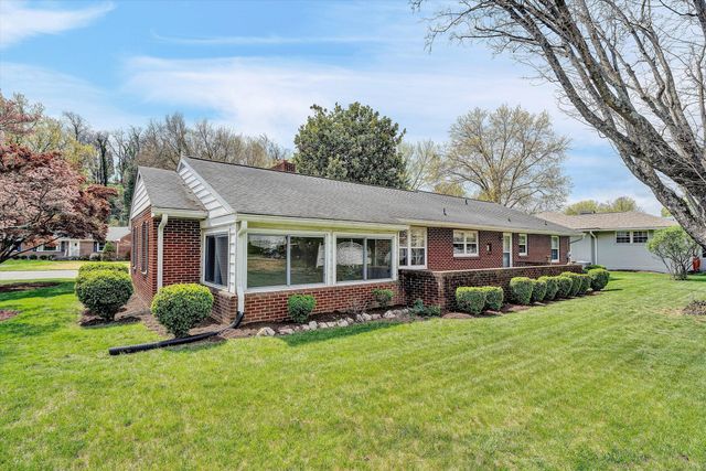 607 Lou Ann ST, Salem, VA 24153