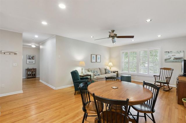 1008 E RIDGEWOOD ST, Orlando, FL 32803