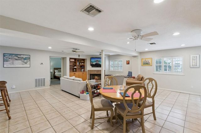 1008 E RIDGEWOOD ST, Orlando, FL 32803