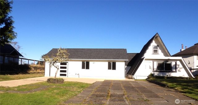 672 SE Mount Olympus Avenue, Ocean Shores, WA 98569