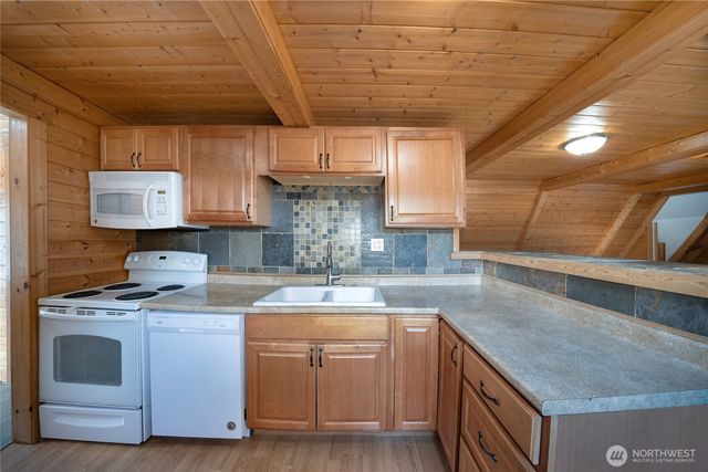 672 SE Mount Olympus Avenue, Ocean Shores, WA 98569