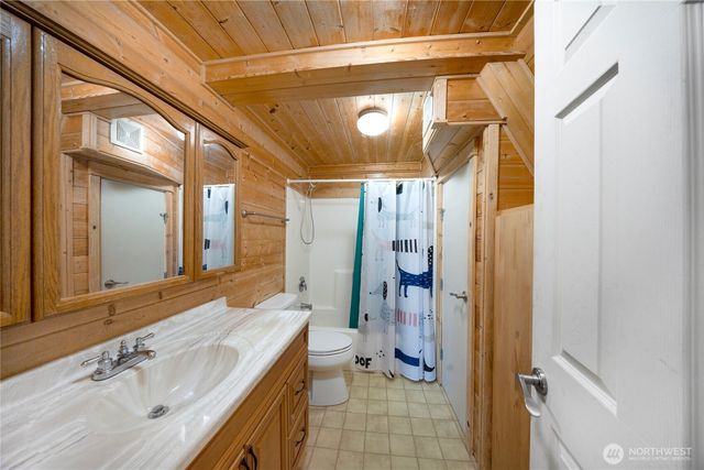 672 SE Mount Olympus Avenue, Ocean Shores, WA 98569