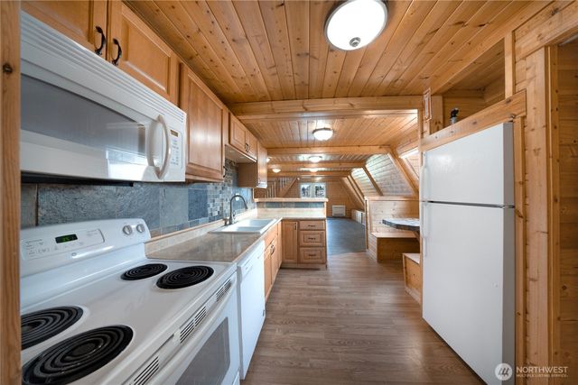 672 SE Mount Olympus Avenue, Ocean Shores, WA 98569