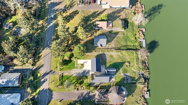 672 SE Mount Olympus Avenue, Ocean Shores, WA 98569