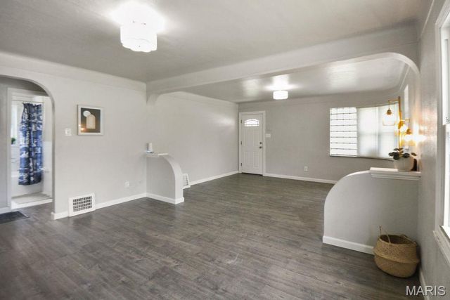 6953 Glenmore Avenue, Velda City, MO 63121